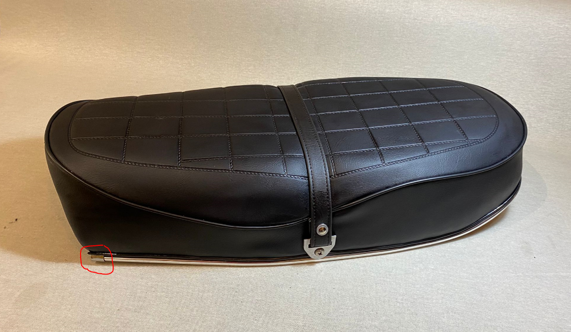 Finitions de la housse Honda CB 750